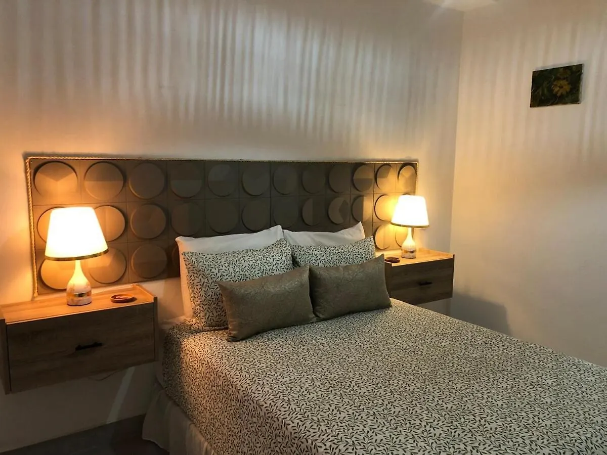 Cozy 2 Bedroom Beach Apto